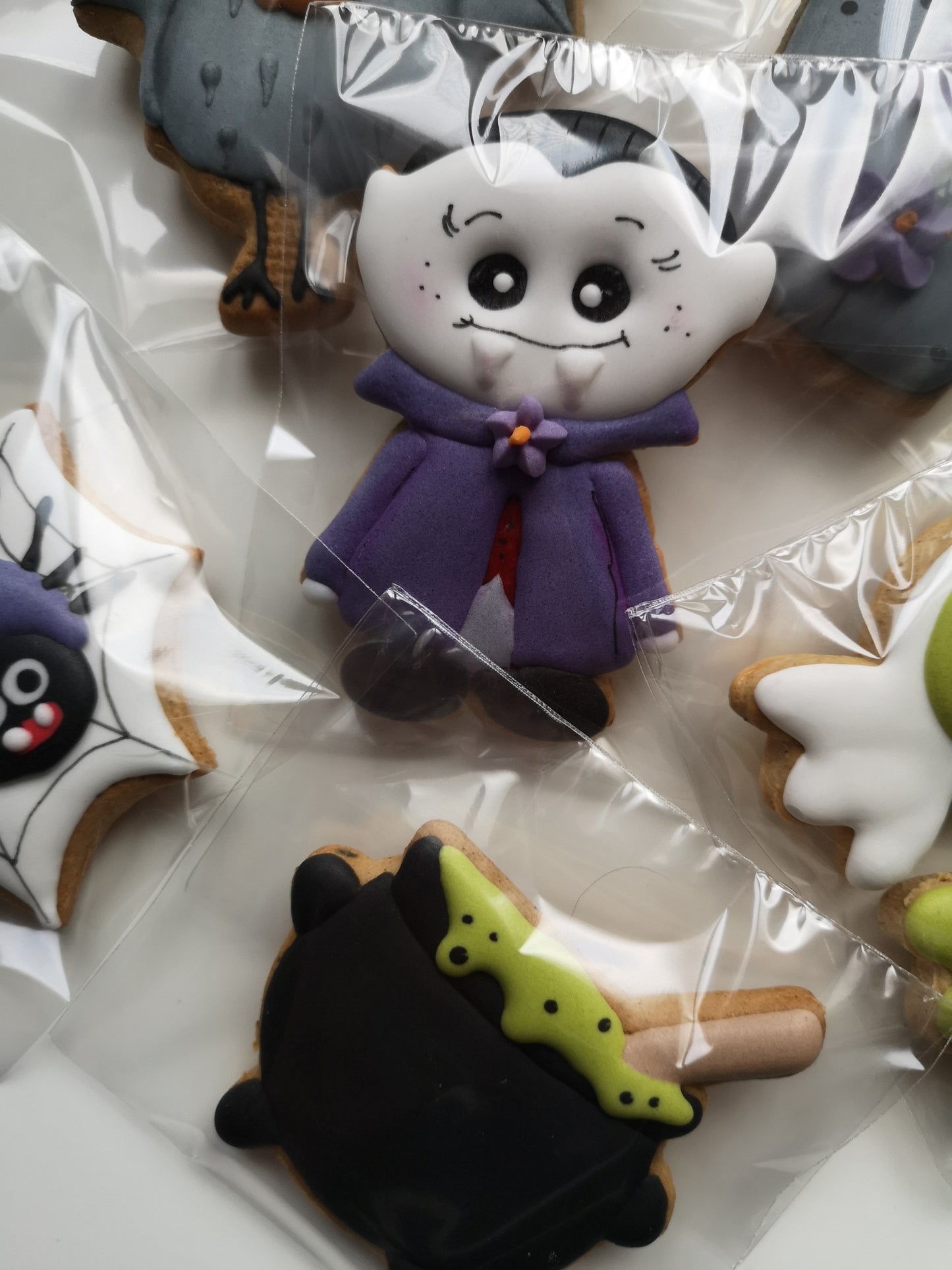 zdobené perníčky na Halloween – jednoduché motivy upíra