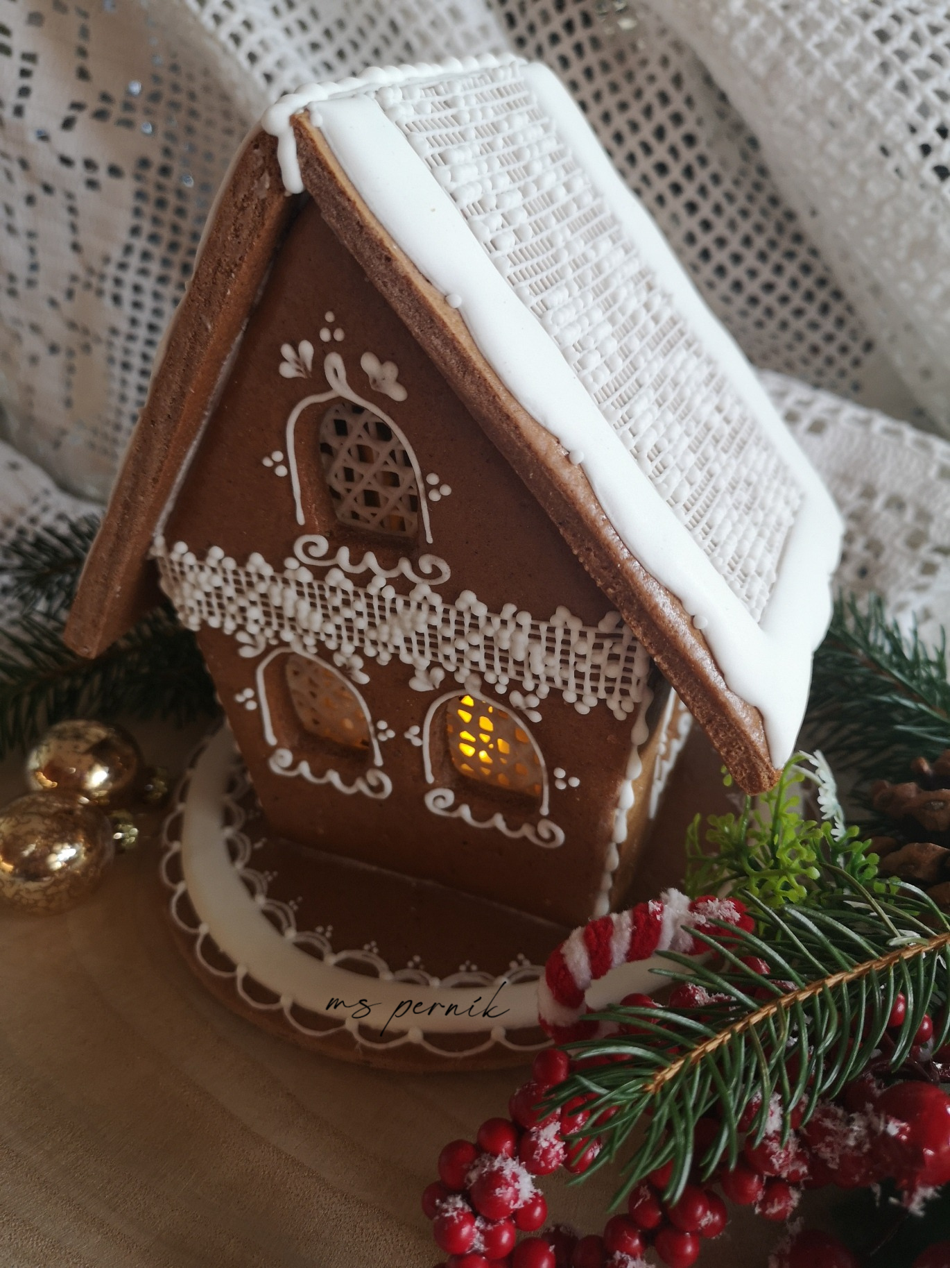 svítící perníková chaloupka